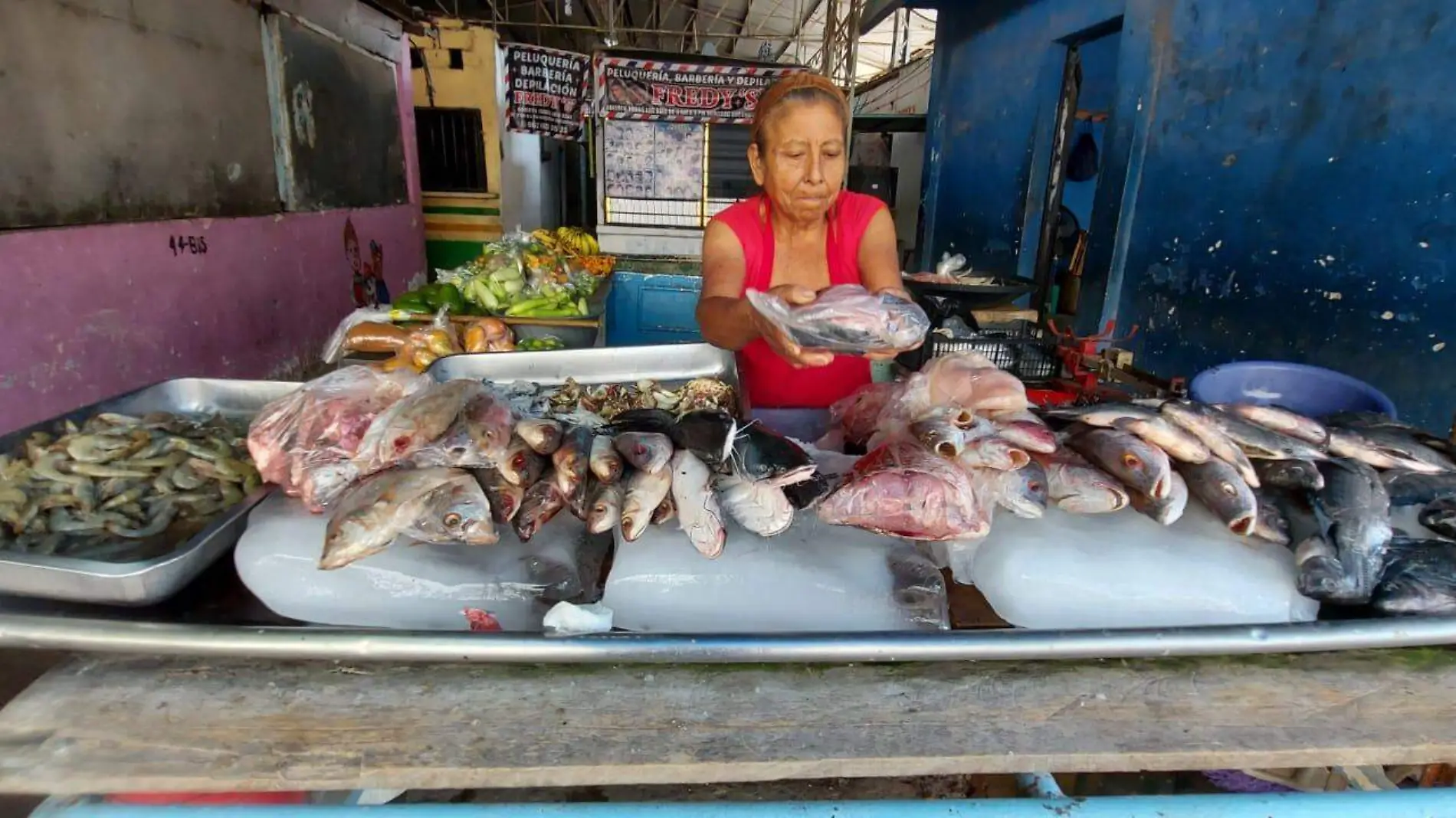 vendedora mariscos